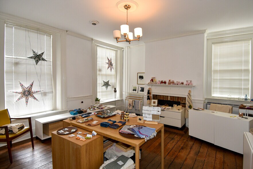 More Photos Of 109-111 S Fairfax St, Alexandria Office For Sale