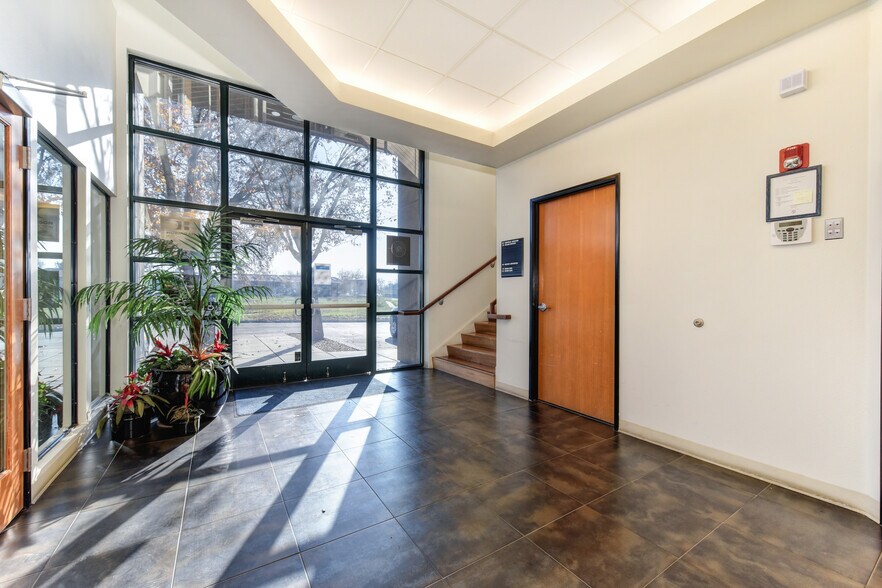 More Photos Of 2940 Spafford St, Davis Office For Lease