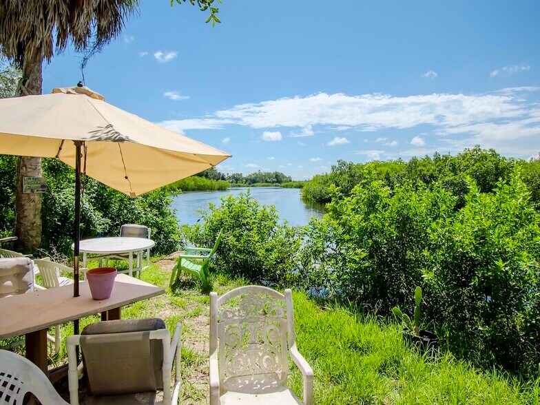 More Photos Of 1761 Beckett Way & US Highway 19, Tarpon Springs Bar For Sale