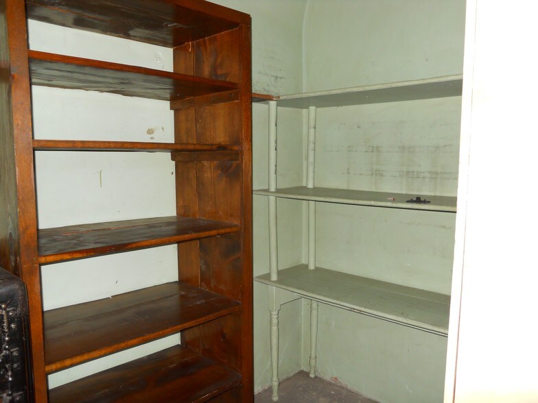 More Photos Of 115 S Main St, Vassar Office Residential For Lease