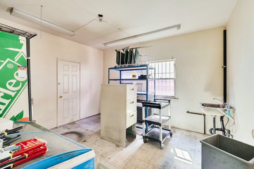 More Photos Of 334 N Central Ave, Glendale Office For Sale