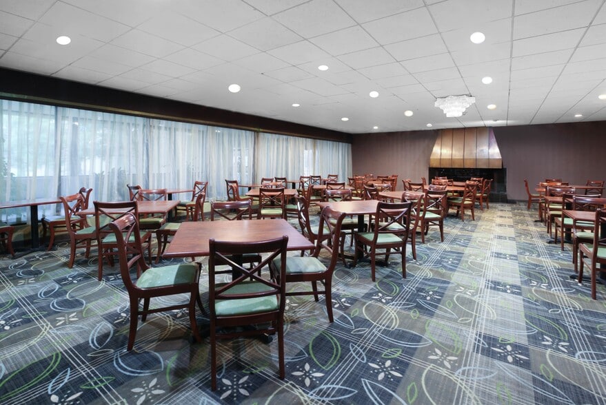 More Photos Of 406 State Route 3, Plattsburgh Hotel For Sale