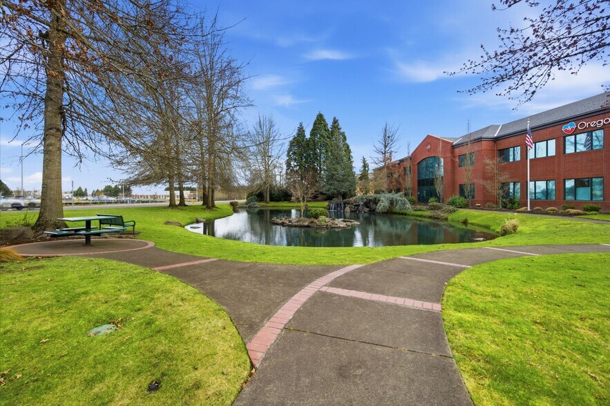 More Photos Of 680 Hawthorne Ave SE, Salem Office For Sale