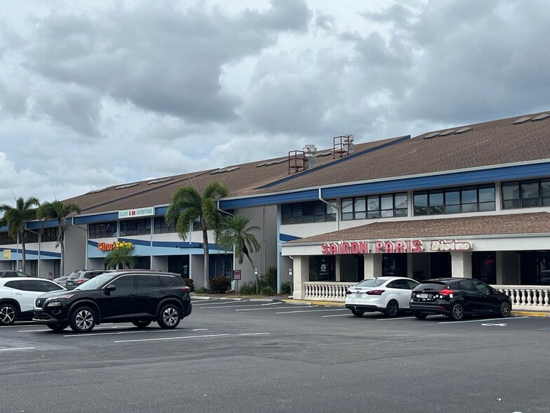 More Photos Of 12995 S Cleveland Ave, Fort Myers Unknown For Lease