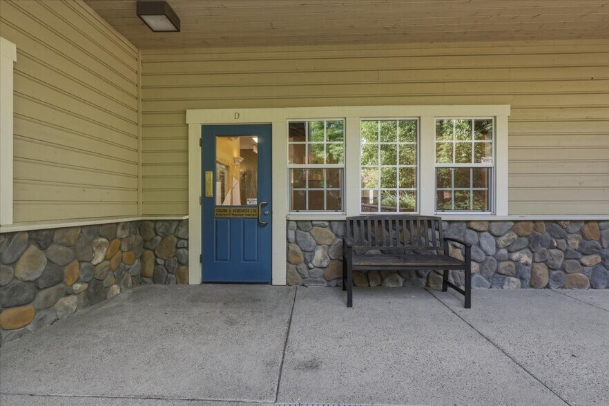 More Photos Of 6170 Ridgeview Ct, Reno Office For Lease