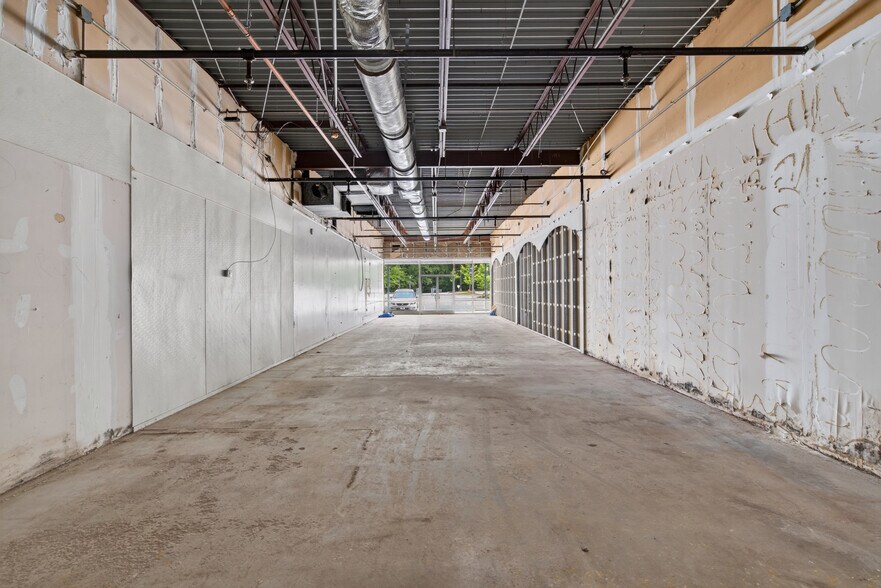 More Photos Of 439-489 N Cannon Blvd, Kannapolis Unknown For Lease