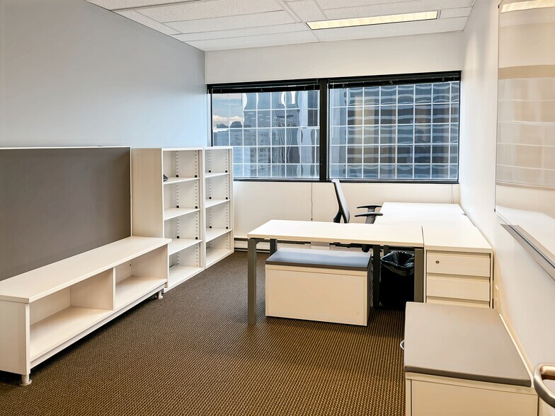 More Photos Of 999 18th St, Denver Coworking Space