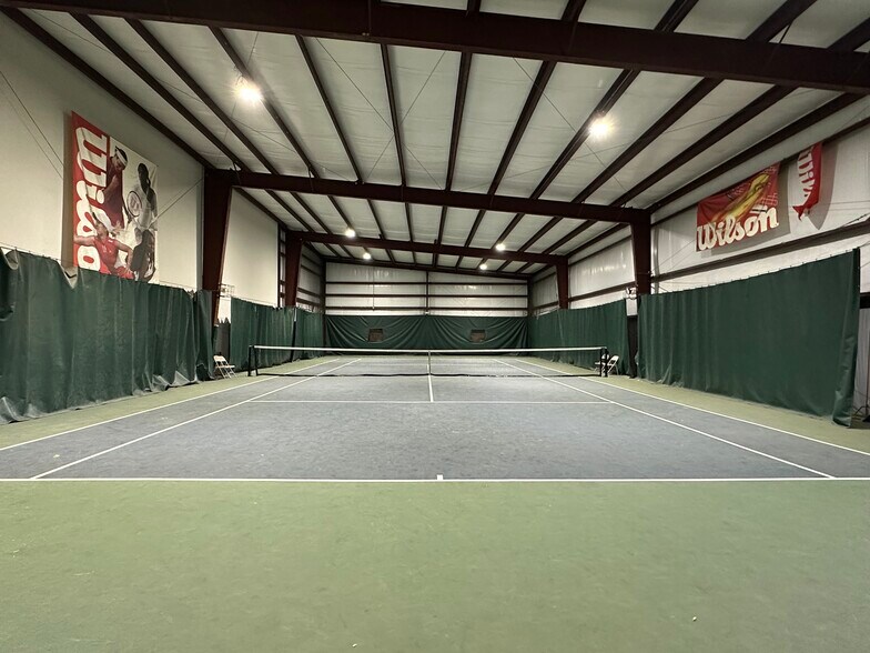 More Photos Of 14914 W 101st Ave, Dyer Freestanding For Sale