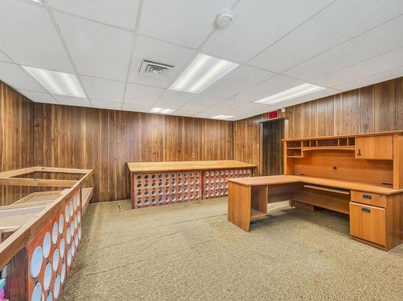 More Photos Of 1424 118th St, College Point Warehouse For Sale