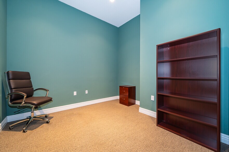 More Photos Of 891 Outer Rd, Orlando Medical For Lease
