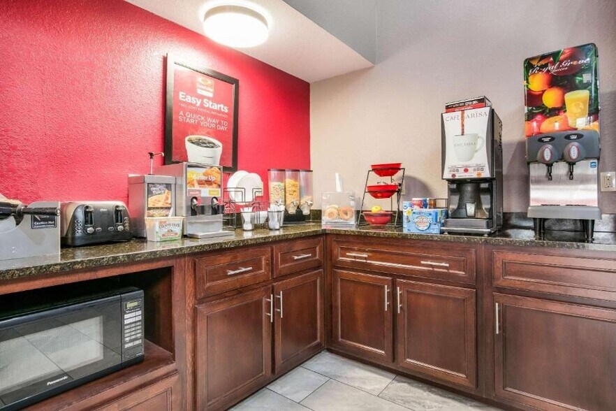 More Photos Of 310 Barrow Hill Rd, Forrest City Hotel For Sale