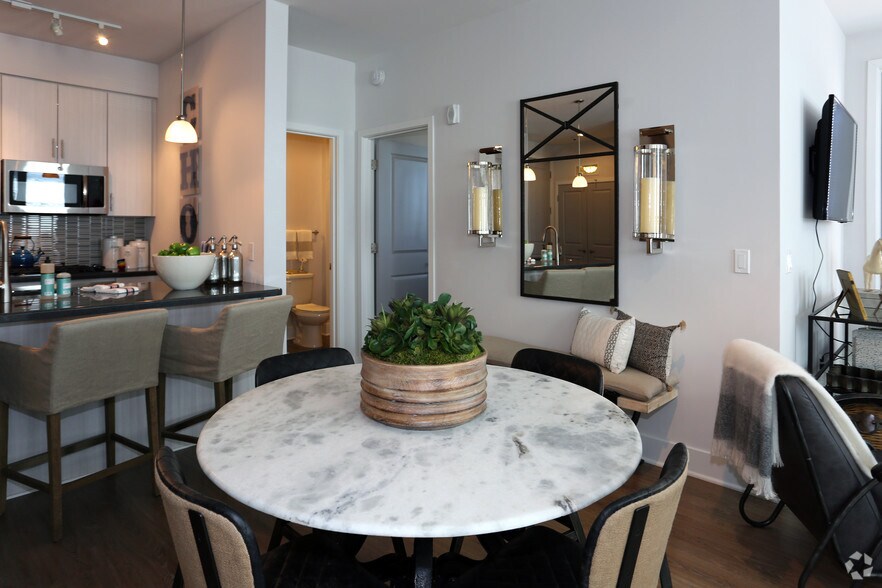 More Photos Of 7350 E Stetson Dr, Scottsdale Apartments For Lease