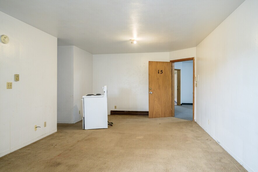 More Photos Of 229 E Monroe St, Carlton Apartments For Sale