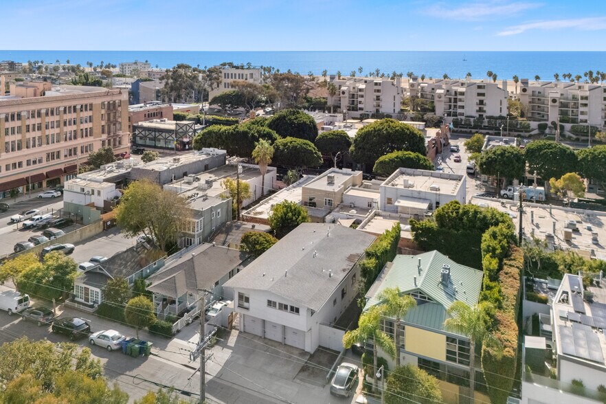 More Photos Of 2922 2nd St, Santa Monica Apartments For Sale
