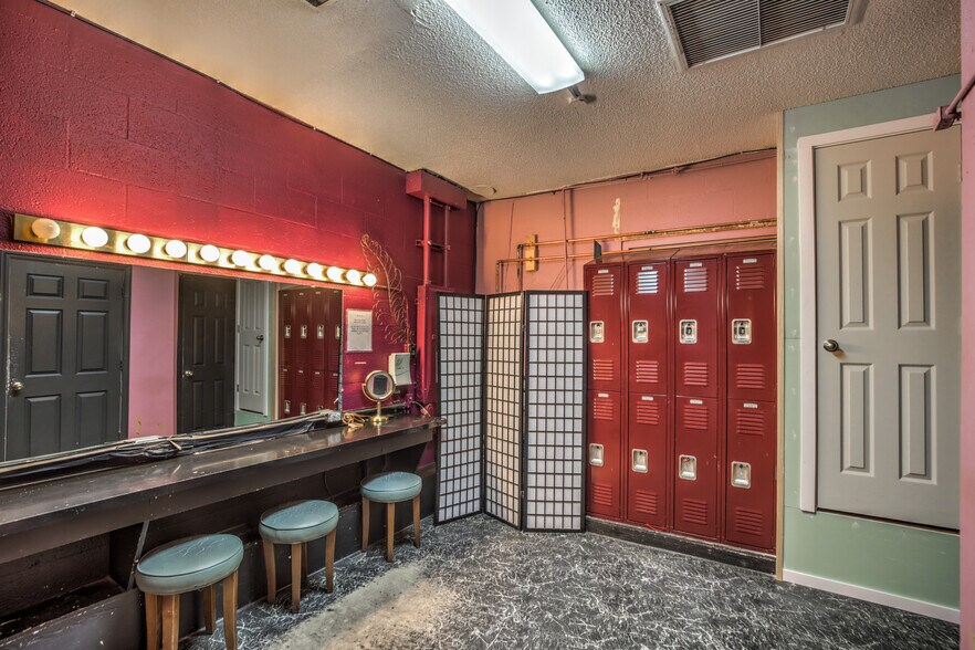 More Photos Of 311 E Flamingo Rd, Las Vegas Freestanding For Sale