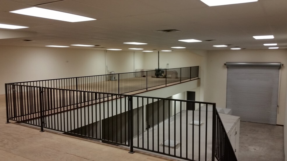 More Photos Of 5829 W Sam Houston Pky N, Houston Light Distribution For Lease