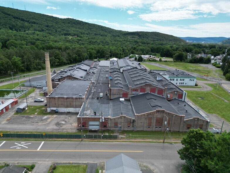 More Photos Of 11 Beckwith Ave, Binghamton Manufacturing For Lease
