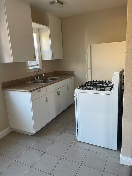 More Photos Of 116 Pine St, Redwood City Apartments For Sale