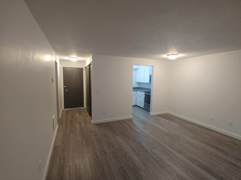 More Photos Of 305 NE Spaulding St, Pullman Apartments For Sale