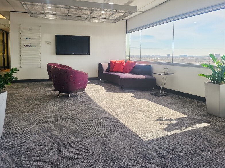 More Photos Of 5050 Quorum Dr, Dallas Coworking Space