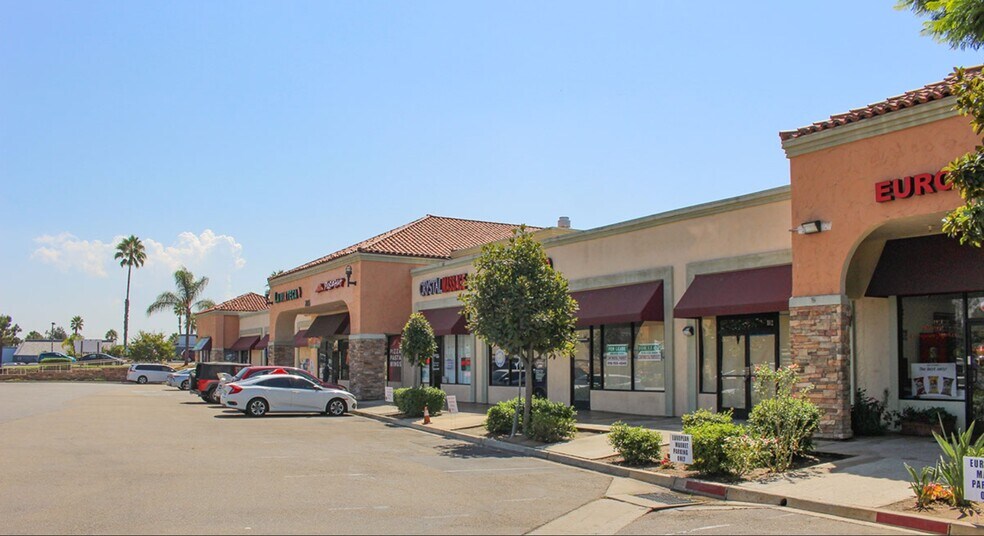 More Photos Of 703-705 Center Dr, San Marcos Storefront Retail Office For Lease
