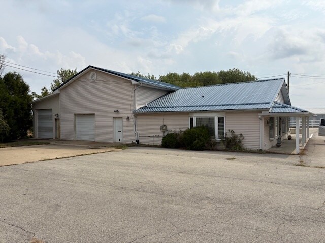 More Photos Of 1302 Old Elizabethtown Rd, Hodgenville Flex For Sale