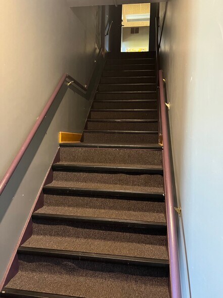 More Photos Of 2303 Charles St, Rockford Loft Creative Space For Sale