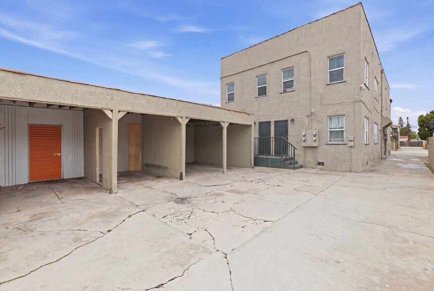 More Photos Of 2744 S Redondo Blvd, Los Angeles Apartments For Sale