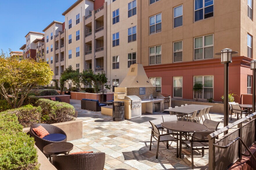 More Photos Of 1001 Harvey Dr, Walnut Creek Apartments For Lease