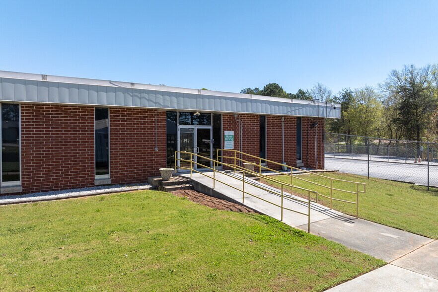 More Photos Of 2200 Lithonia Industrial Blvd, Lithonia Food Processing For Lease