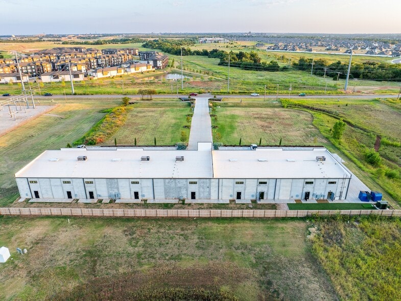 More Photos Of 4009 NW 164th Street, Edmond Industrial For Lease