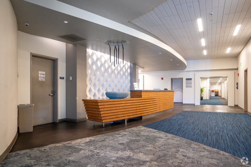 More Photos Of 677 Ala Moana Blvd, Honolulu Office For Lease