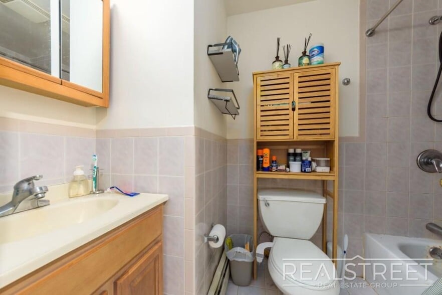 More Photos Of 90 Moore St, Brooklyn Apartments For Sale