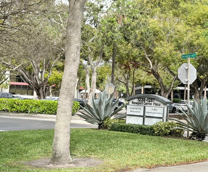 More Photos Of 1239 E Newport Center Dr, Deerfield Beach Office For Sale