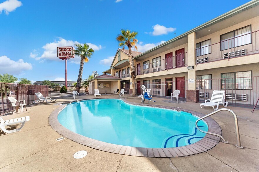 More Photos Of 260 W Main St, Vernal Hotel For Sale