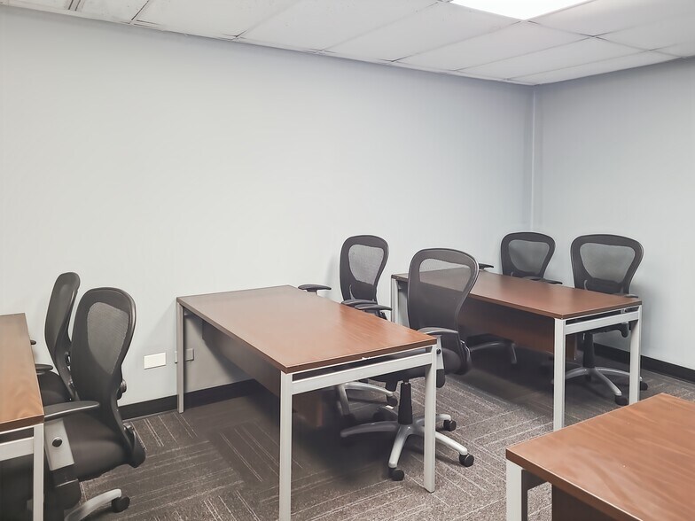 More Photos Of 20200 Governors Dr, Olympia Fields Coworking Space