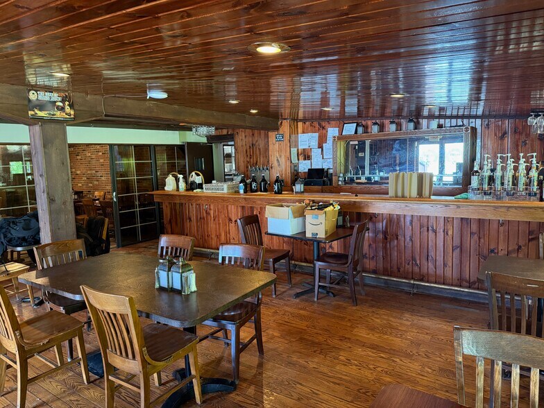 More Photos Of 42087 State Route 154, Lisbon Restaurant For Lease