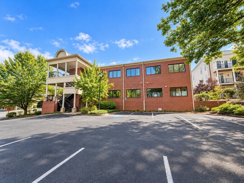 More Photos Of 501 S Main St, Alpharetta Medical For Lease