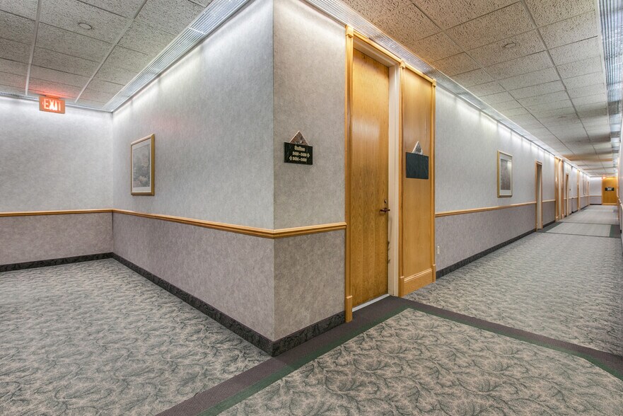 More Photos Of 431 S 7th St, Minneapolis Office Residential For Lease