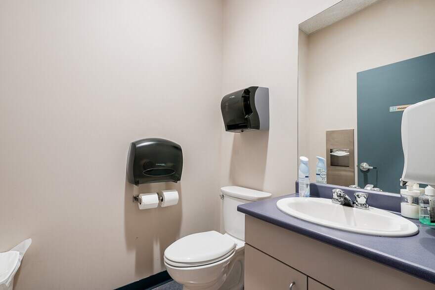 More Photos Of 766 Cliveden Pl, Delta Warehouse For Lease