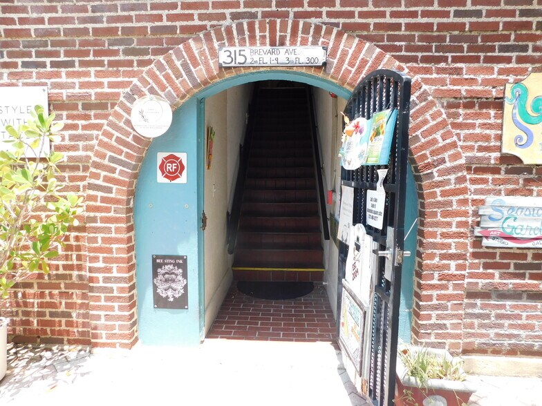 More Photos Of 319 Brevard Ave, Cocoa Storefront Retail Office For Sale