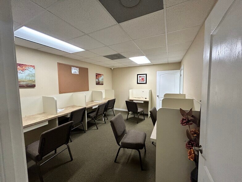 More Photos Of 14337 Annutalaga Ave, Brooksville Warehouse For Sale