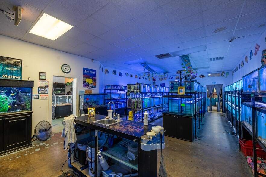 More Photos Of 200 N Main St, Duncanville Storefront Retail Office For Sale