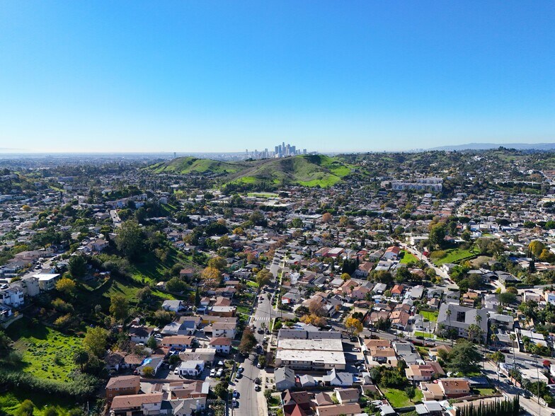More Photos Of 5033 Templeton St, Los Angeles Apartments For Sale