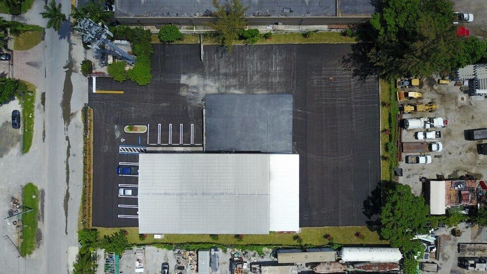 More Photos Of 11913 NW 99th Ave, Hialeah Gardens Warehouse For Lease