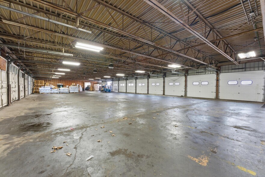 More Photos Of 100 Progress Ave, Springfield Truck Terminal For Lease