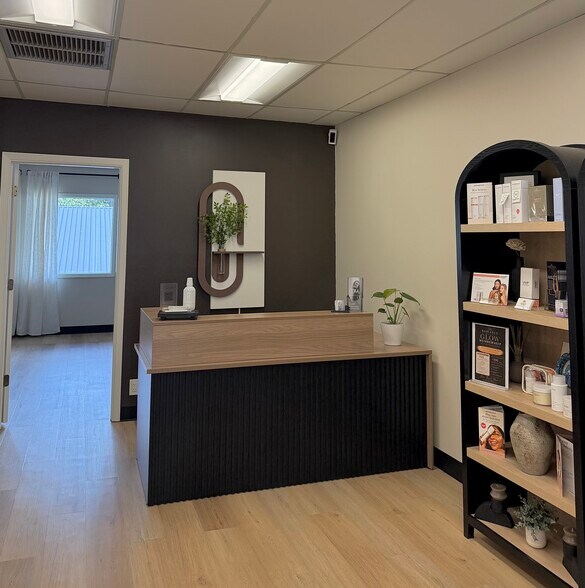 More Photos Of , Tigard Office For Sale