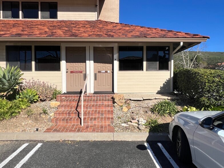 More Photos Of 141 Duesenberg Dr, Thousand Oaks Medical For Sale