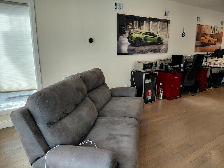 More Photos Of 422 Anderson Ave, Cliffside Park General Retail For Sale