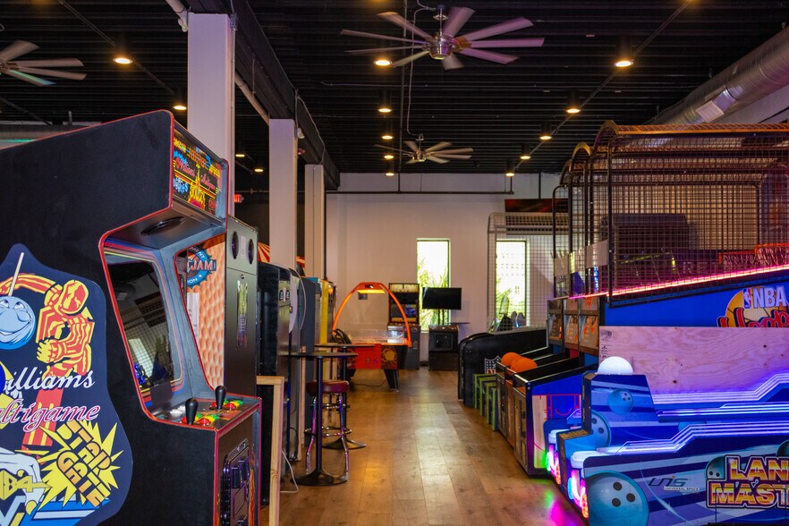More Photos Of 326 N Chaparral St, Corpus Christi Freestanding For Lease